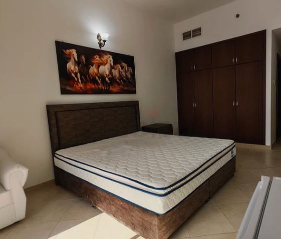 Master room available in Tecom